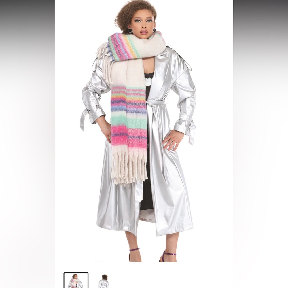 Love The Queen Coat Size Small